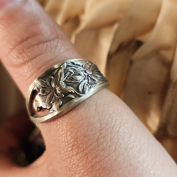 OPENWORK FLORAL COLORADO Artisan Made Antique Spoon Ring Sz 10 - Picture 6 of 8